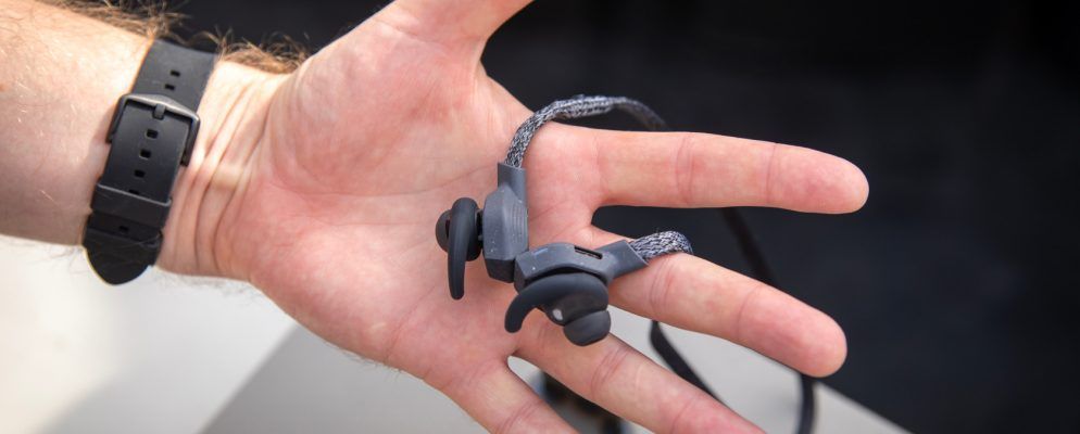 阿迪达斯FWD-01：跑步者的无线耳塞