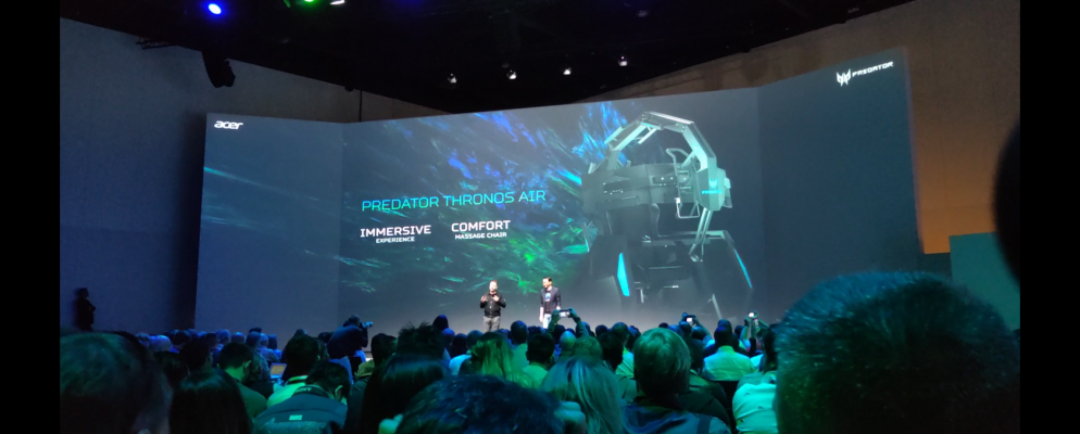 宏cer捕食者Thronos Air：世界上最疯狂的游戏椅获得更新
