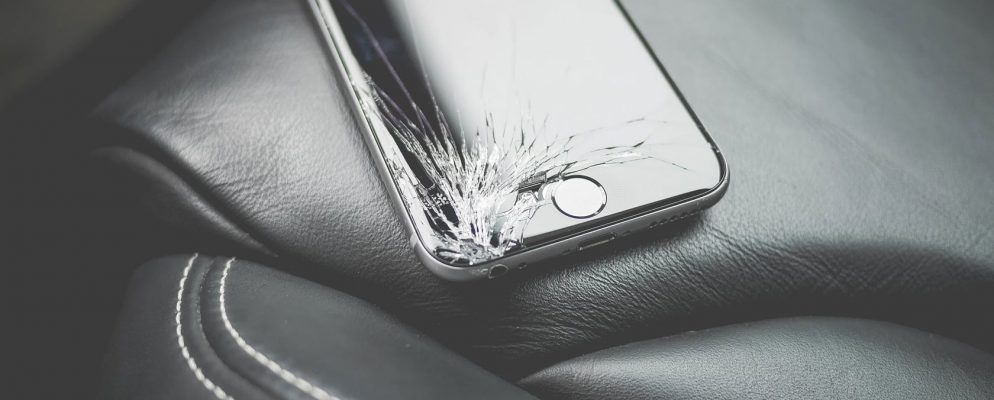 如何使用屏幕破裂的电话并恢复数据