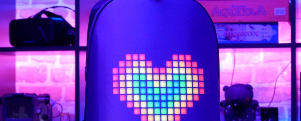 Divoom Pixoo背包:点亮世界(带有像素艺术)