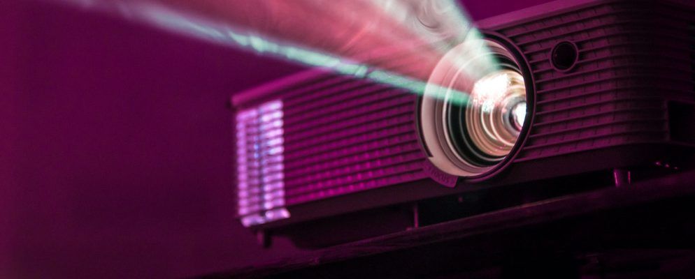 适用于家庭影院的最佳投影仪屏幕