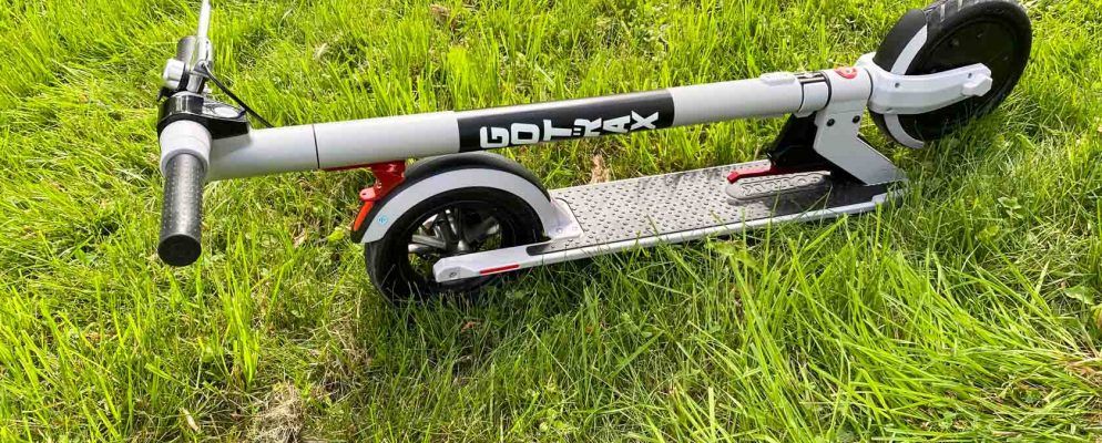 GoTrax Xr是一款价格实惠的小型电动踏板车