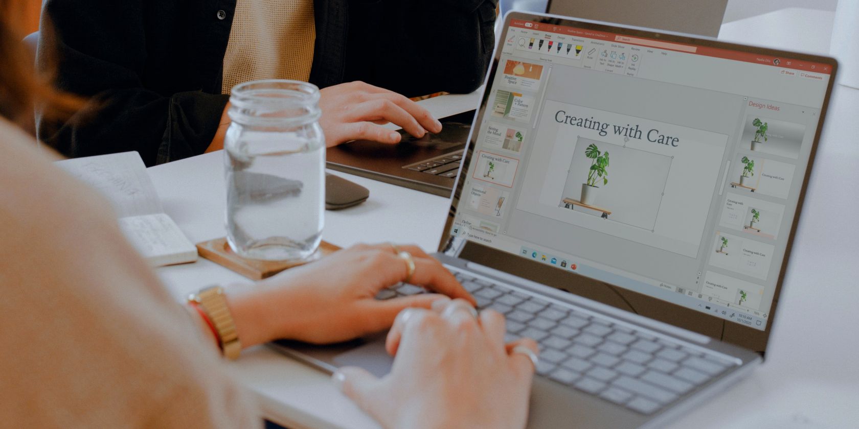 如何使用 Microsoft PowerPoint 中的幻灯片母版创建令人印象深刻的演示文稿