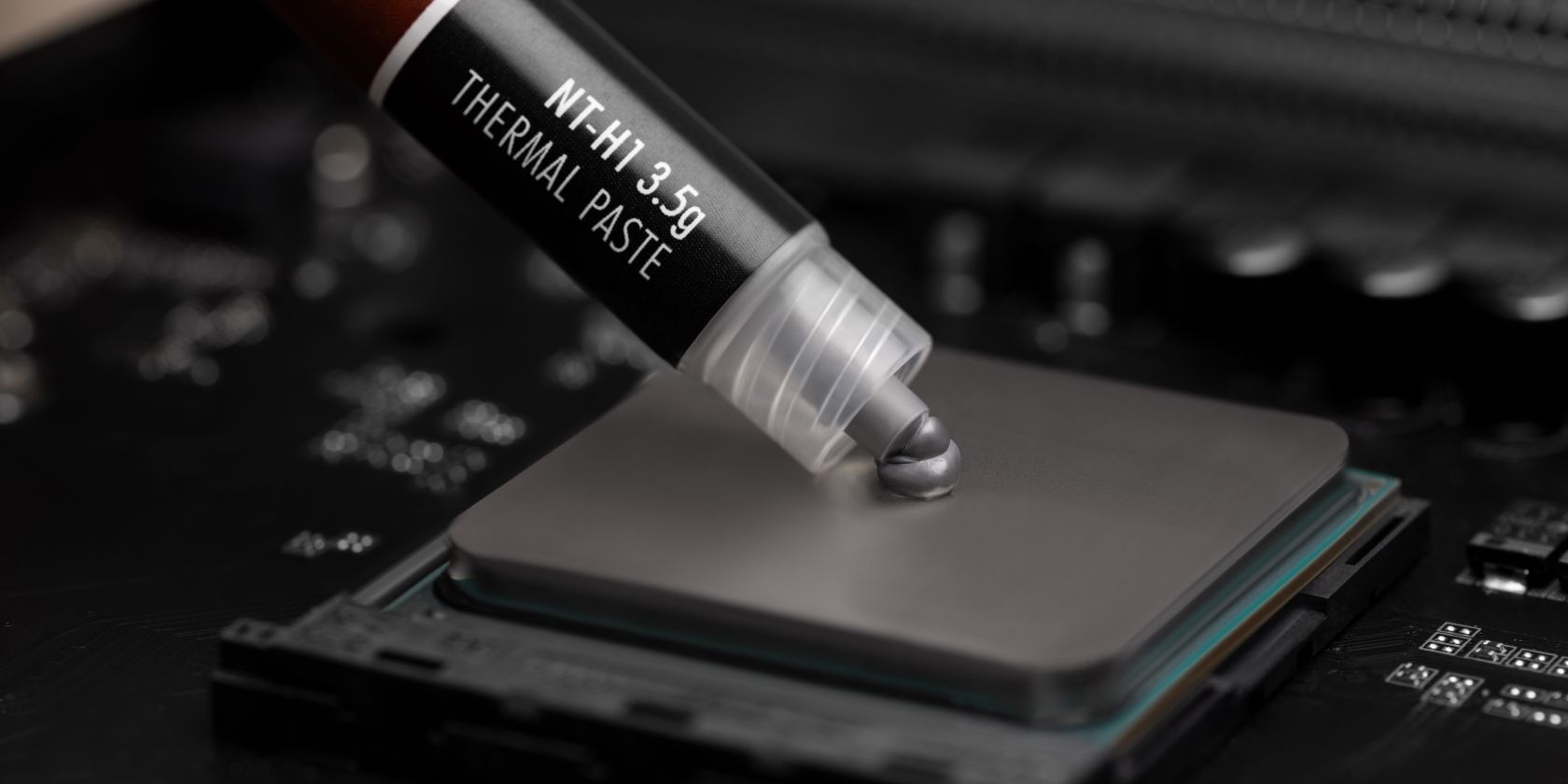 如何使用新鲜的导热膏重新粘贴 CPU